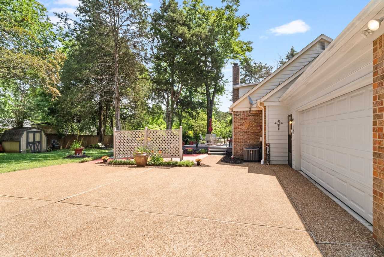 1706 Haynes Dr Murfreesboro, TN 37129 MLS 2530113