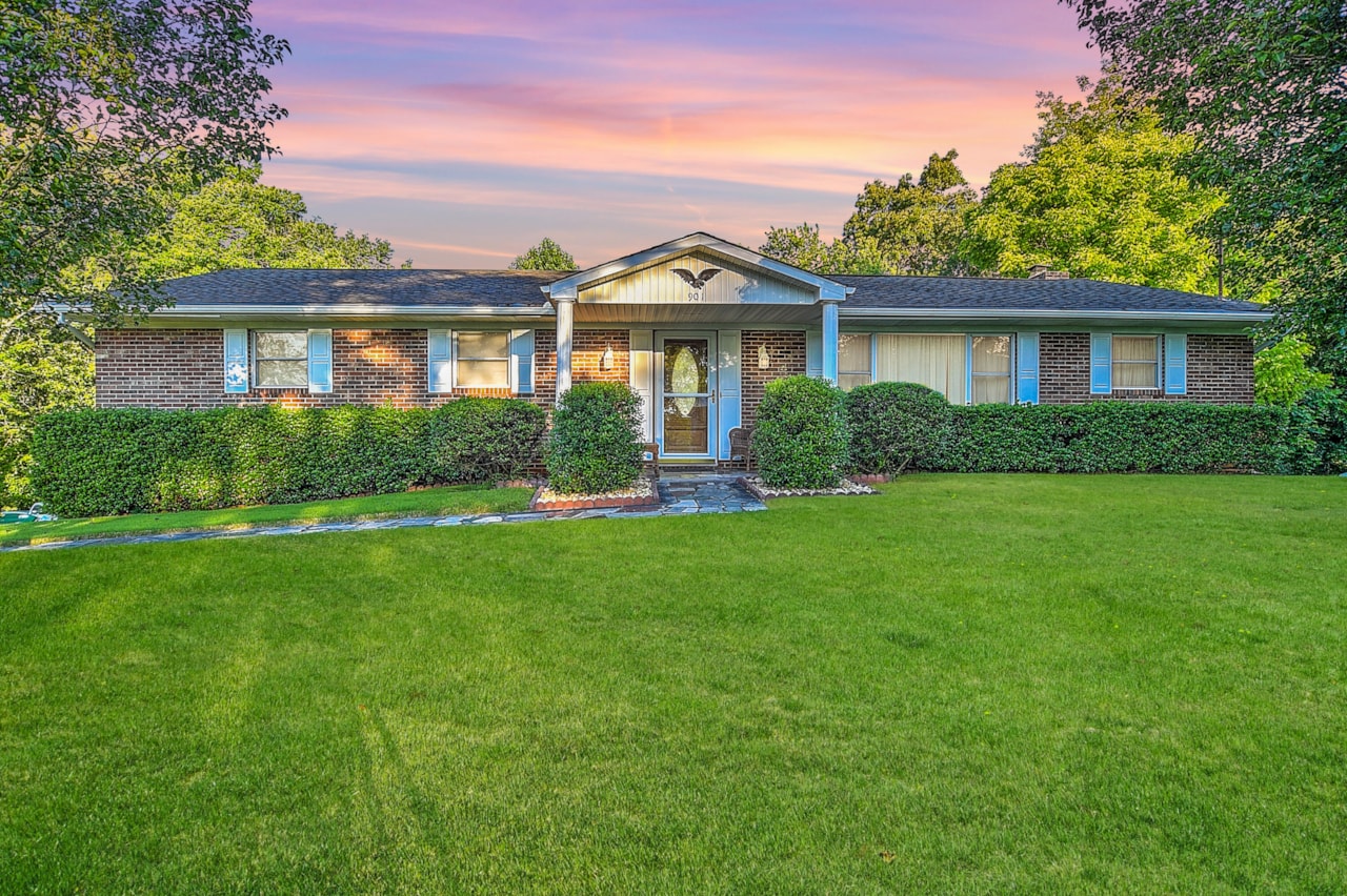 901 Martingale Dr Greeneville, TN 37743 MLS 9952558