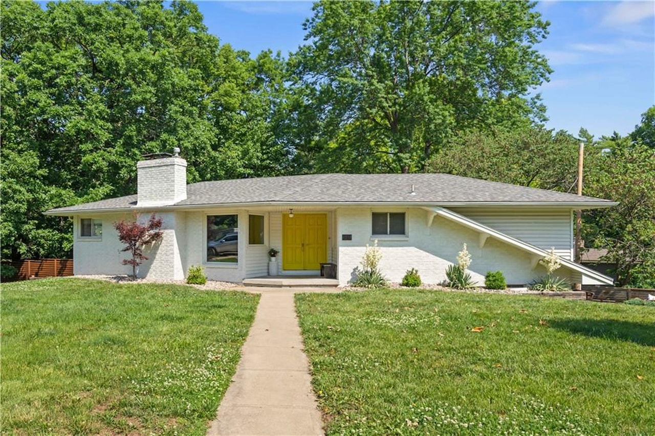 4318 N Baltimore Ave Kansas City, MO 64116 MLS 2437011