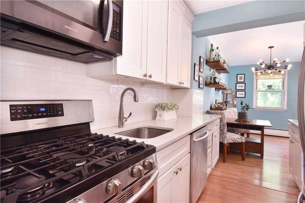 445 Broadway 2K HastingsOnHudson, NY 10706 225,000