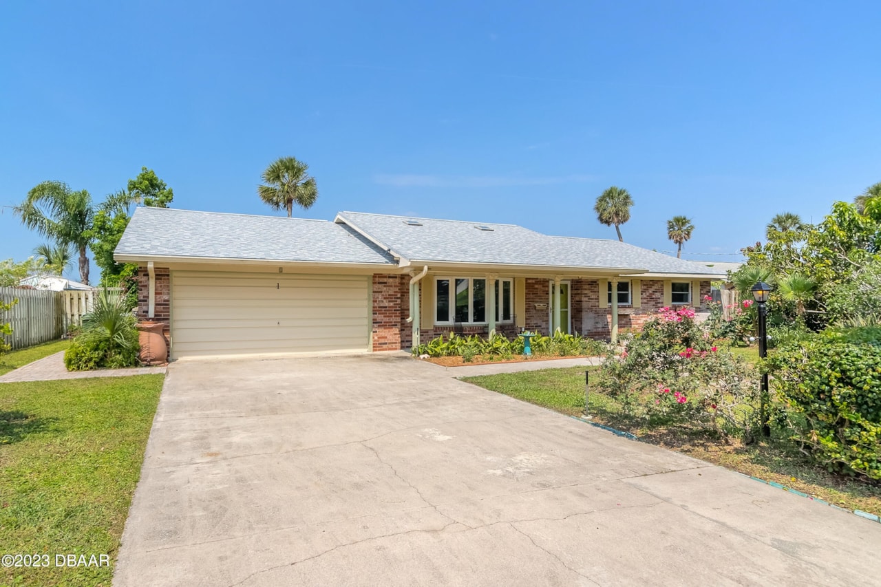 1 Fountainebleau Circle Daytona Beach, FL 32118 MLS 1110318