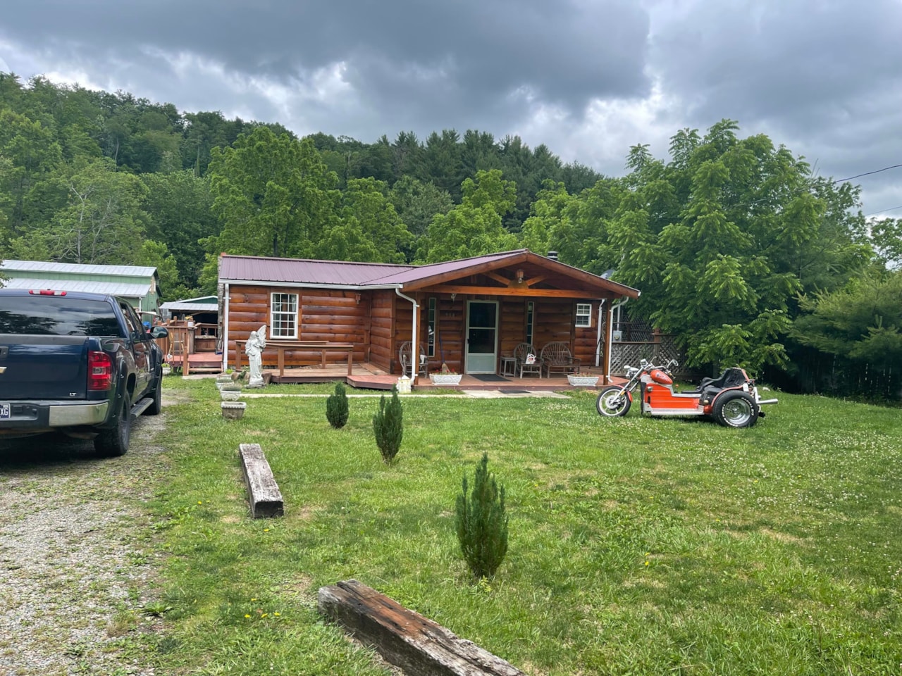 958 West Main St Mountain City, TN 37683 MLS 9953239