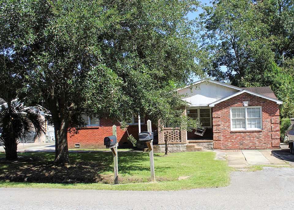 Home For Sale in Boulder Bluff Goose Creek Berkeley. 506 Hansford Drive