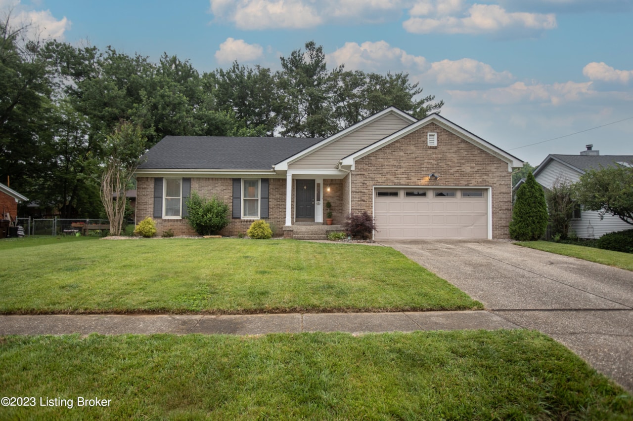 12401 Ledges Dr Louisville KY 40243 home for sale MLS 1639269
