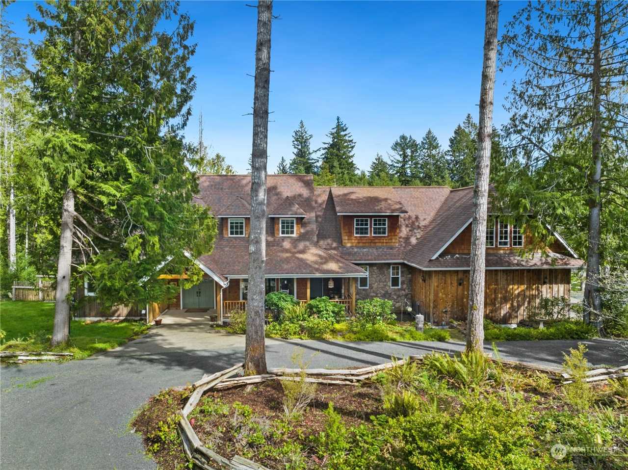 8840 Steamboat Island Rd NW Olympia, WA 98502 MLS® 2129241