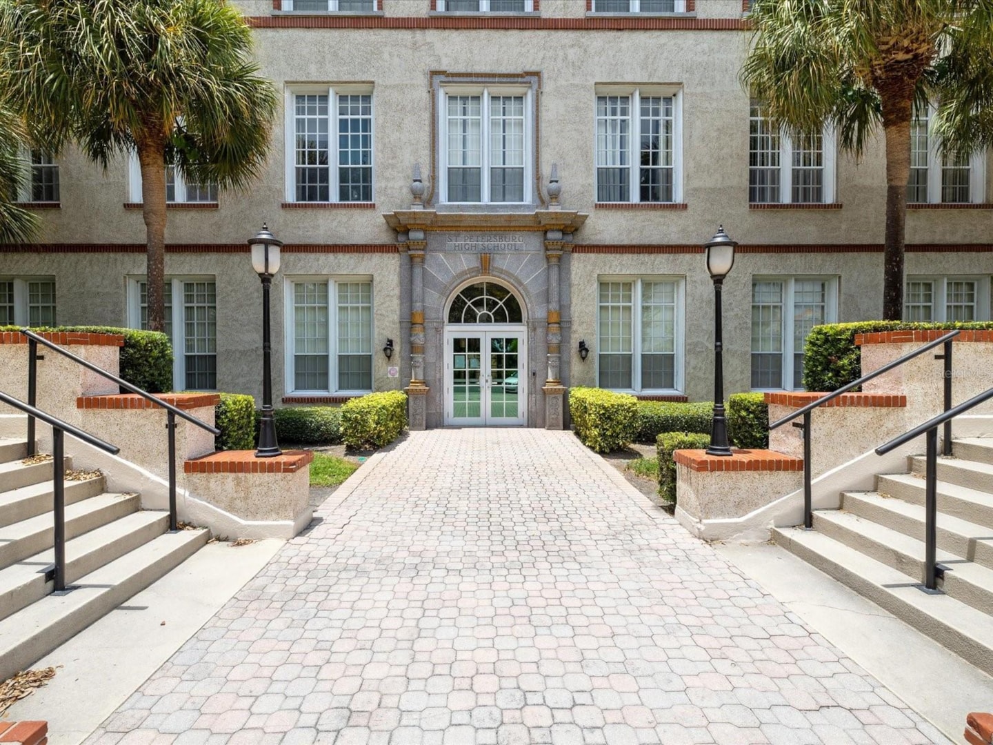 701 Mirror Lake Dr N 401 St. Petersburg, FL 33701 701 Mirror Lake