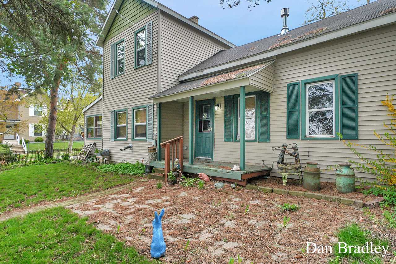 1824 Center Ave NE Grand Rapids, MI 49505 MLS 23022927