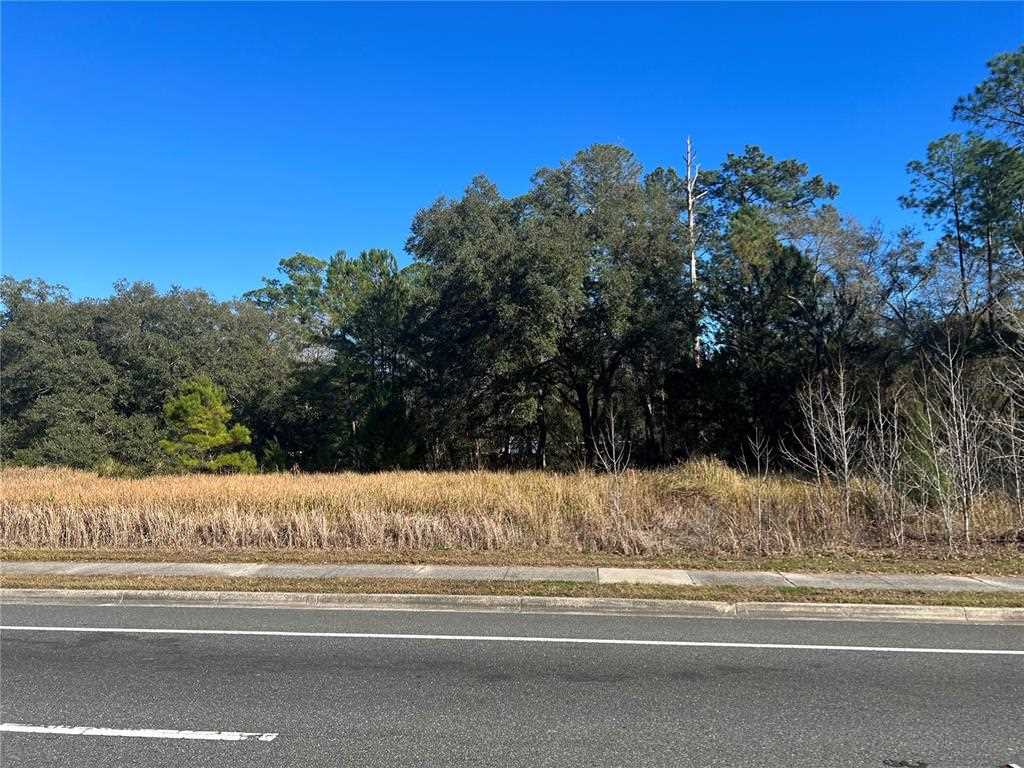 000 NE Us Hwy 301 in Waldo, FL