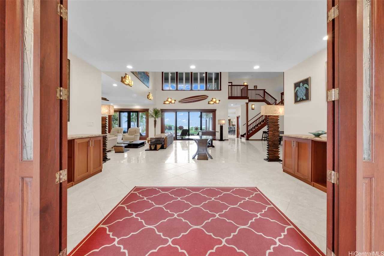 5633 Kalanianaole Highway home for sale in Honolulu, HI 202316486