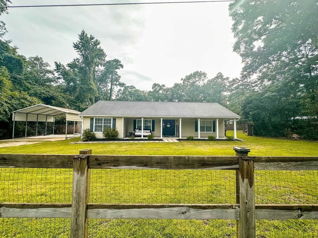 92 Maxson Rd Crawfordville, FL 32327 in Wakulla Gardens