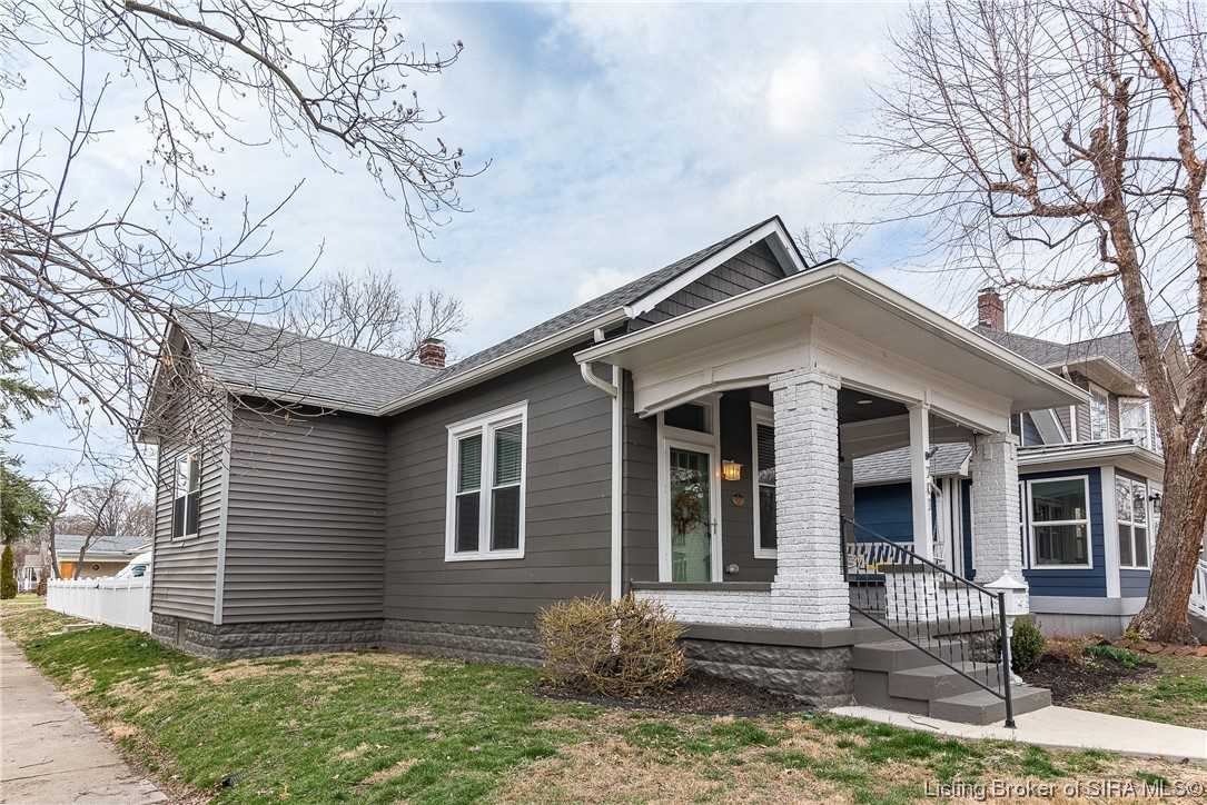 701 E Maple St Jeffersonville, IN 47130 MLS 202306053