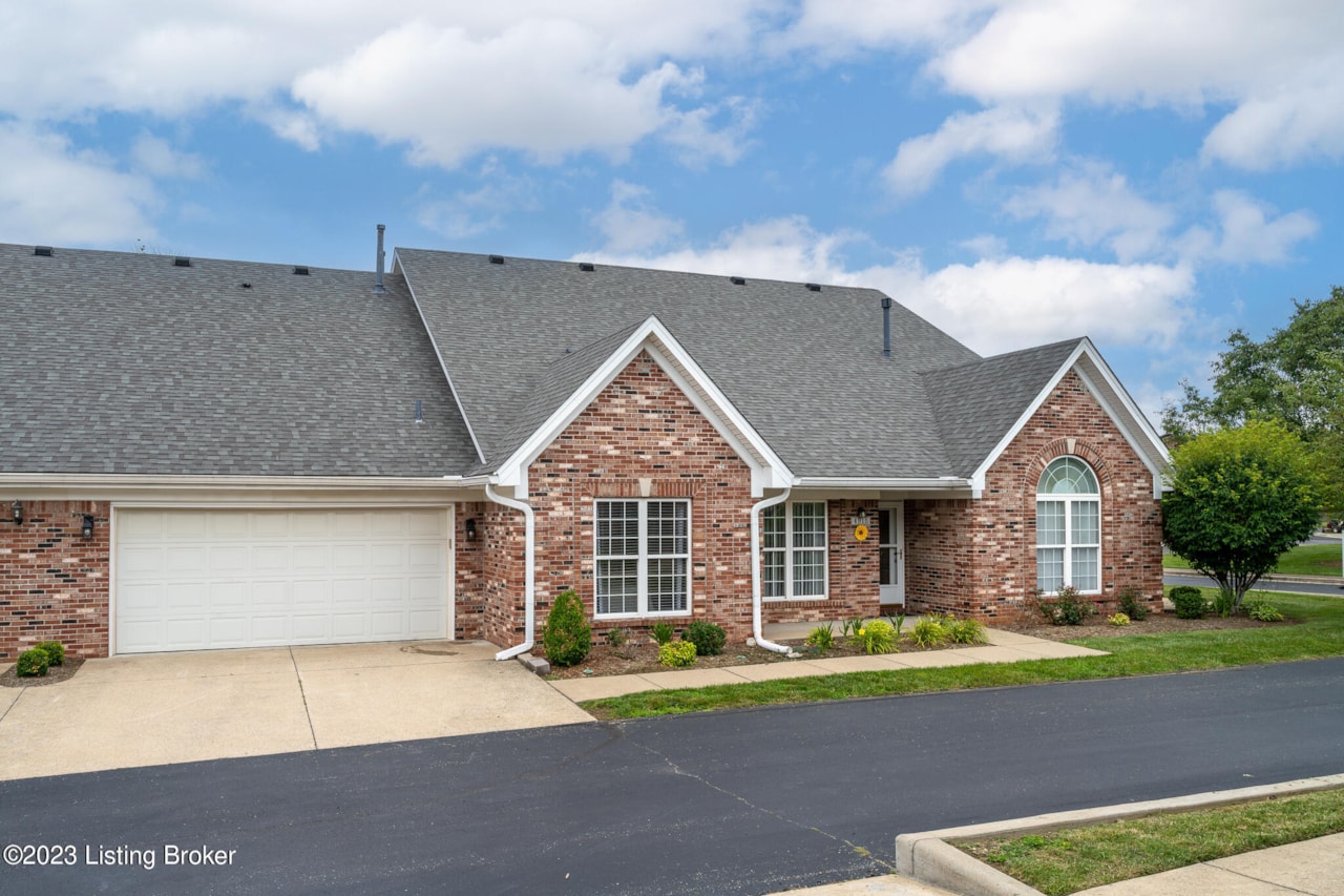 4915 Hames Trace Louisville, KY 40291 MLS 1641468