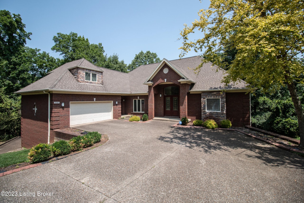 5501 Phoenix Hill Ct Louisville, KY 40207 MLS 1641812