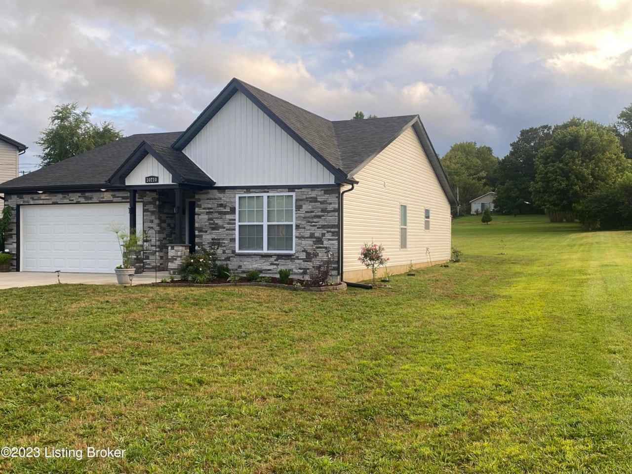 10210 National Turnpike Turnpike Louisville, KY 40118 MLS 1642672