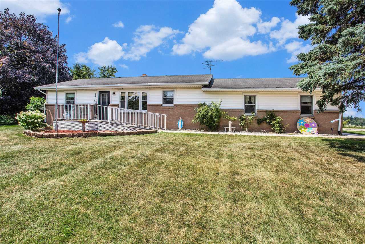 Zokoe Team's newest listing 17007 16th Ave, Coopersville, MI, 49404