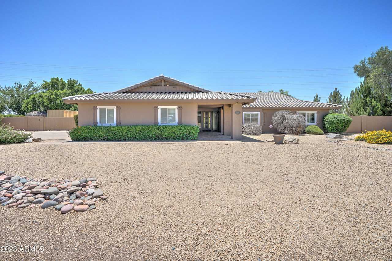 5121 W Whispering Wind Drive Glendale, AZ 85310 MLS 6562817