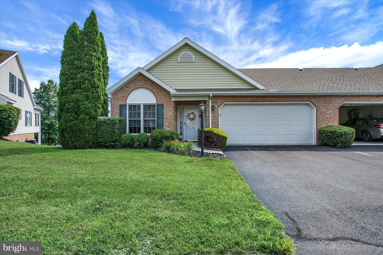 67 Creek Bank DrSilver Spring Twp (14438)This home has been so