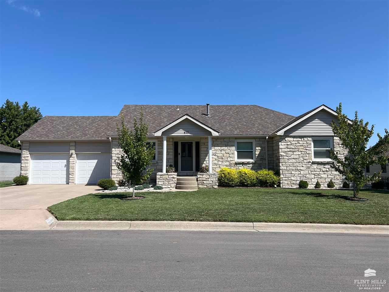 411 Hawthorne Dr Junction City, KS 66441 MLS 20232237