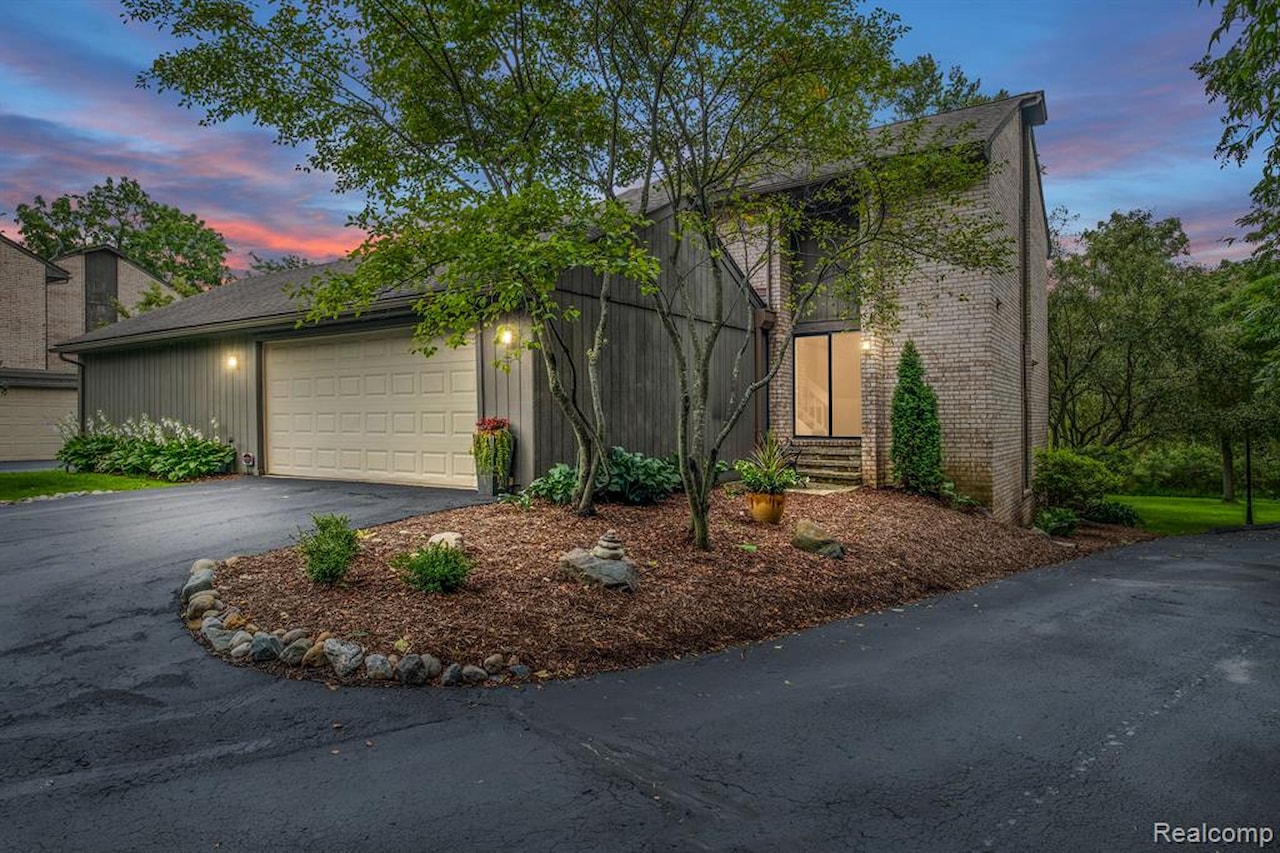 41350 Woodward Ave 1 Bloomfield Hills, MI 48304 MLS 20230072881