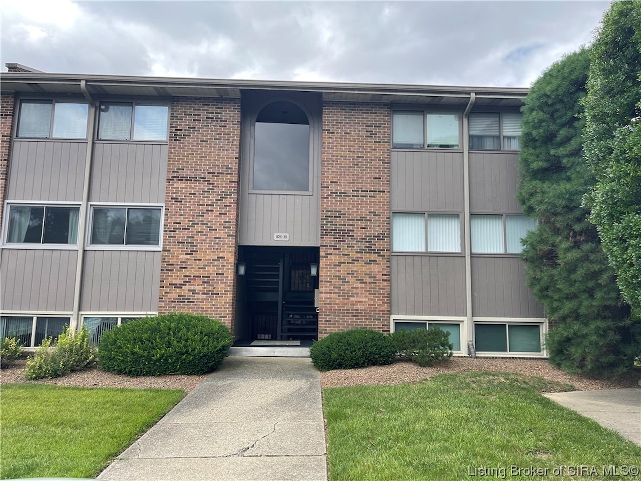 30 Lakeshore Dr Clarksville, IN 47129 MLS 202308733