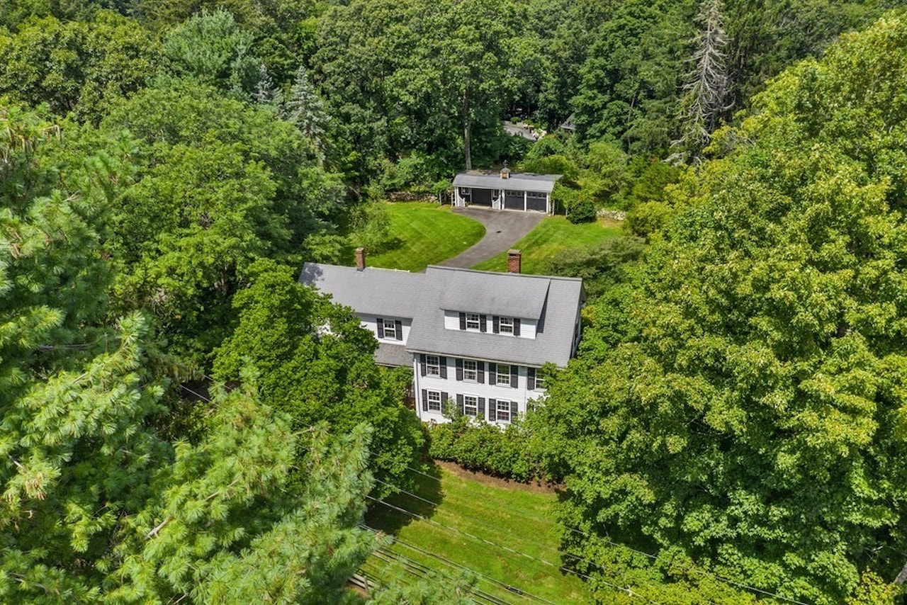 913 Salem End Rd Framingham, MA 01702 MLS 73148385