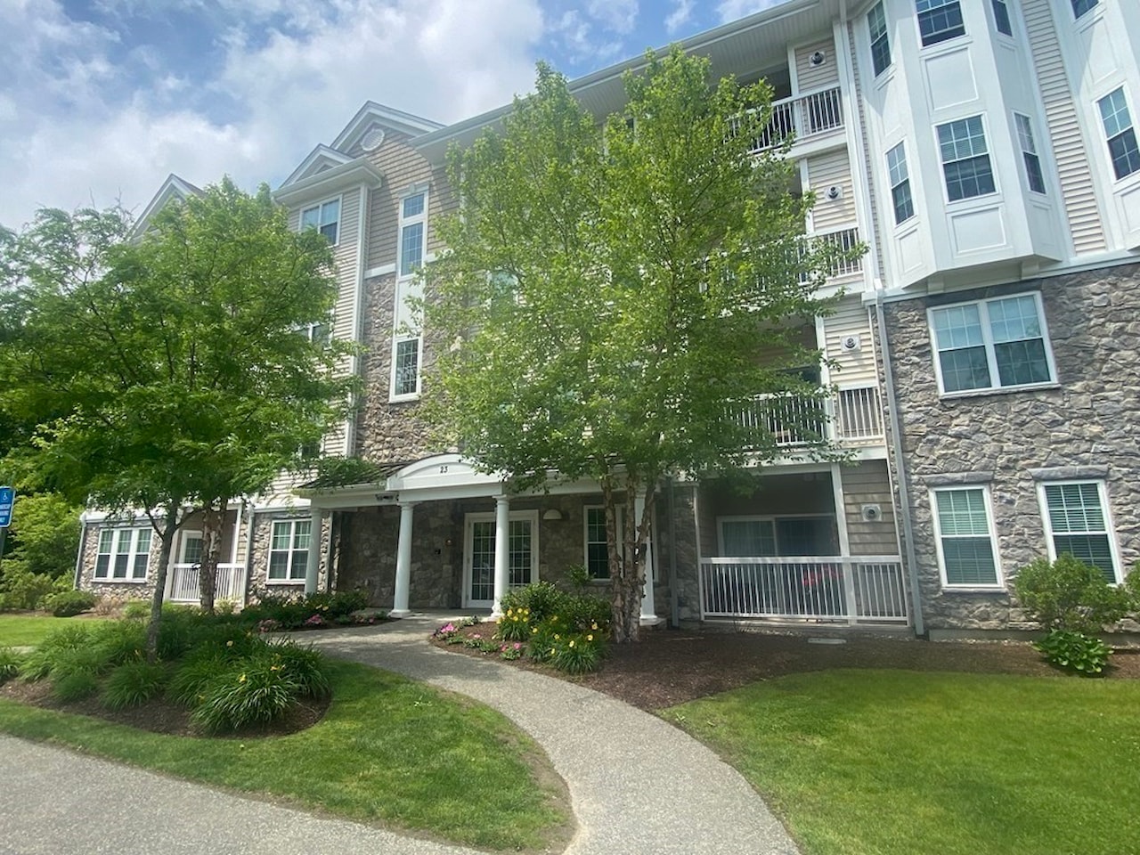 Reading Woods Reading, 23 Augustus Ct. 4002, MA, condo for sale, MLS