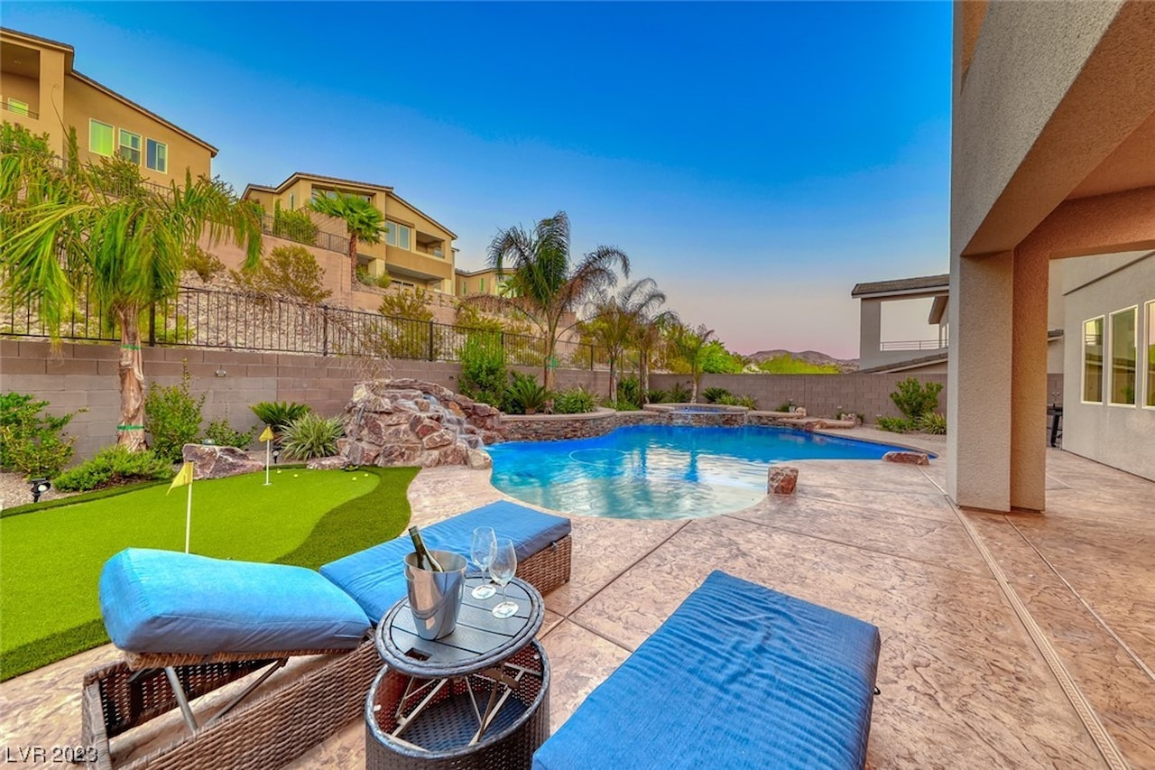 28 Vista Outlook St Henderson, NV 89011 MLS 2520491