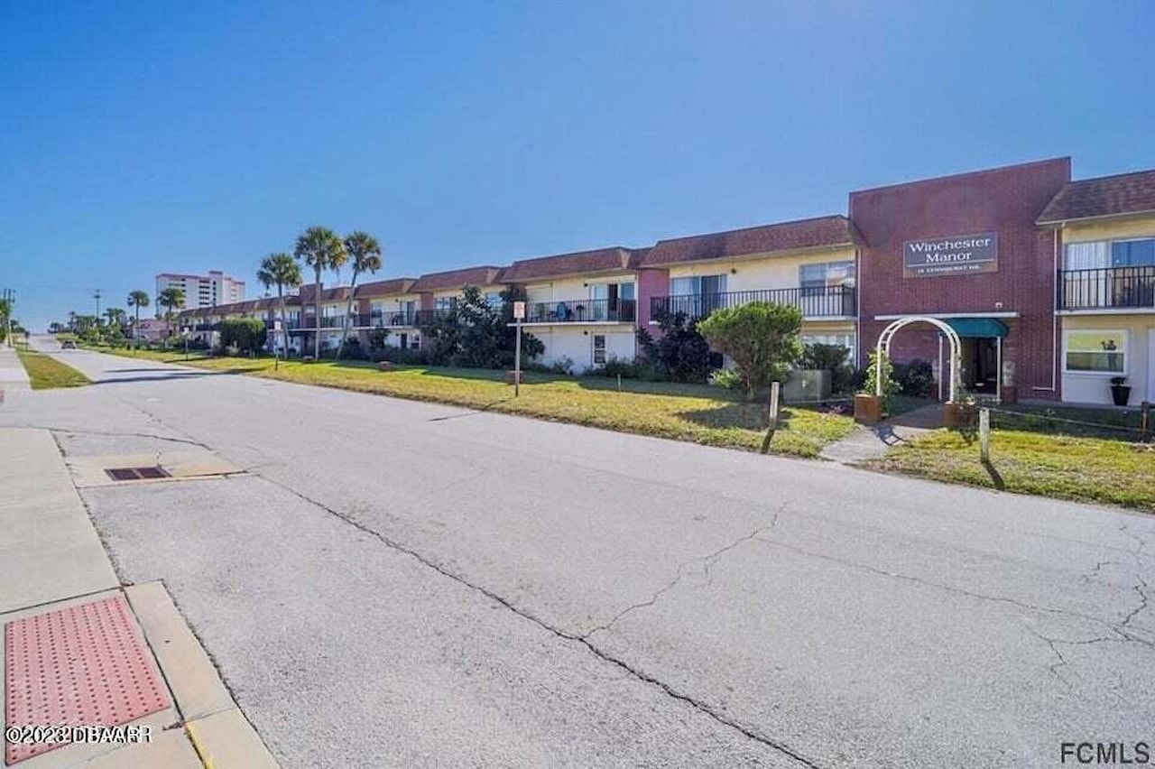 10 Lynnhurst Drive 207, Ormond Beach, FL 32176 Alice Cooper Team