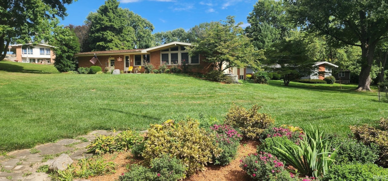 F.C. Tucker Emge Homes for Sale 2263 E Shawnee Drive Vincennes IN