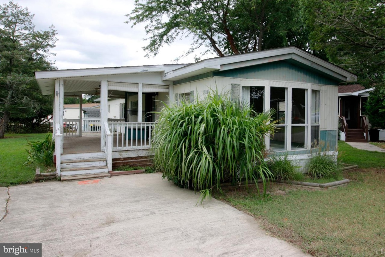 Rehoboth Bay Mhp 21212 M St Rehoboth Beach DE home for sale BEACHLIFE