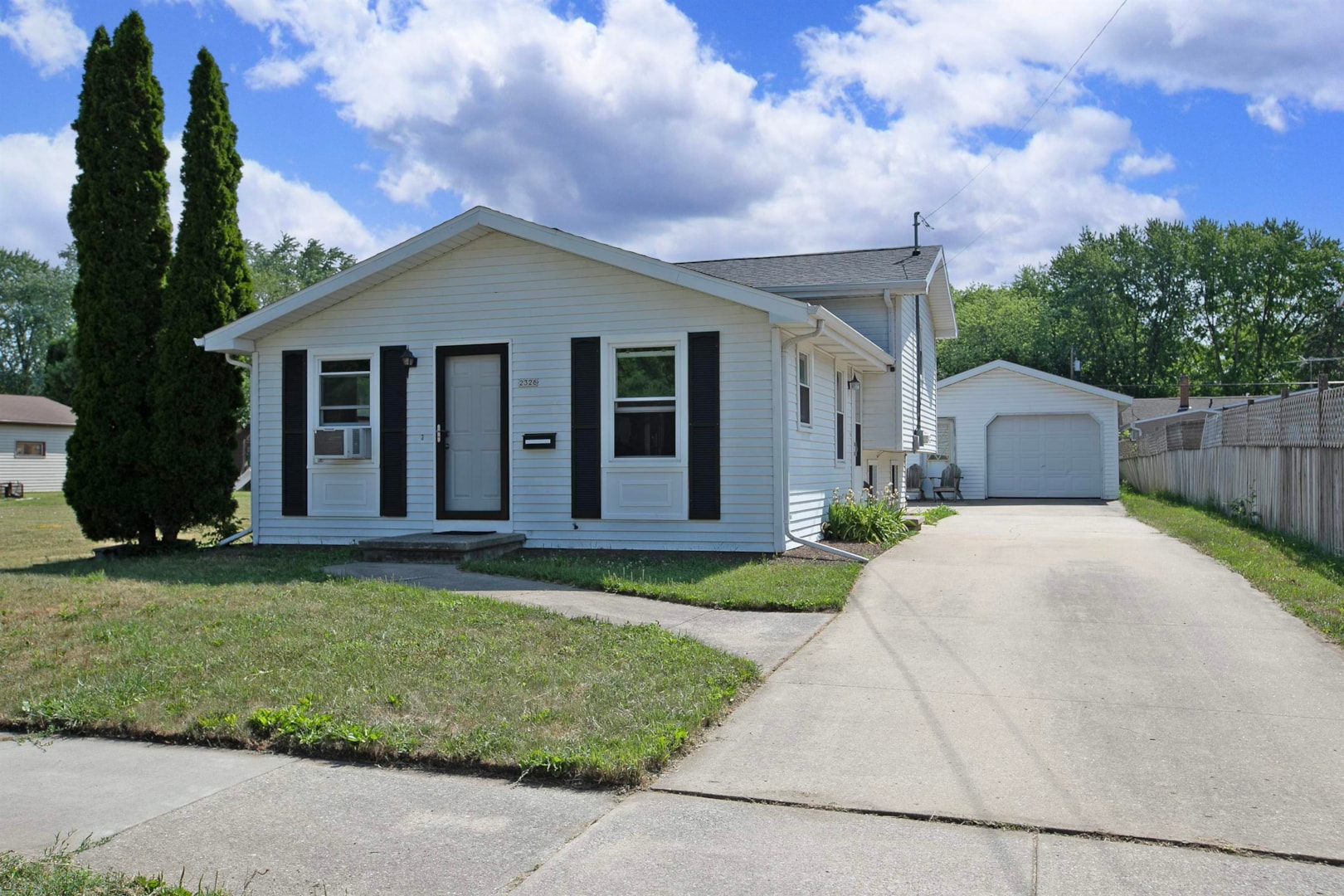 2326 Jefferson St Oshkosh, WI 54901 home for sale, MLS50277826