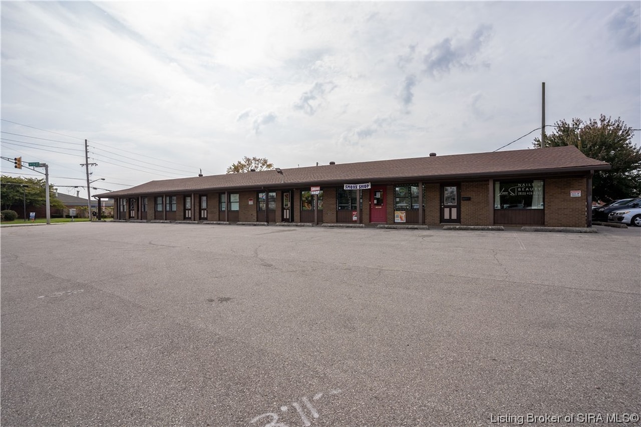 1315 Spring Hill Center Jeffersonville, IN 47130 MLS 2023010651