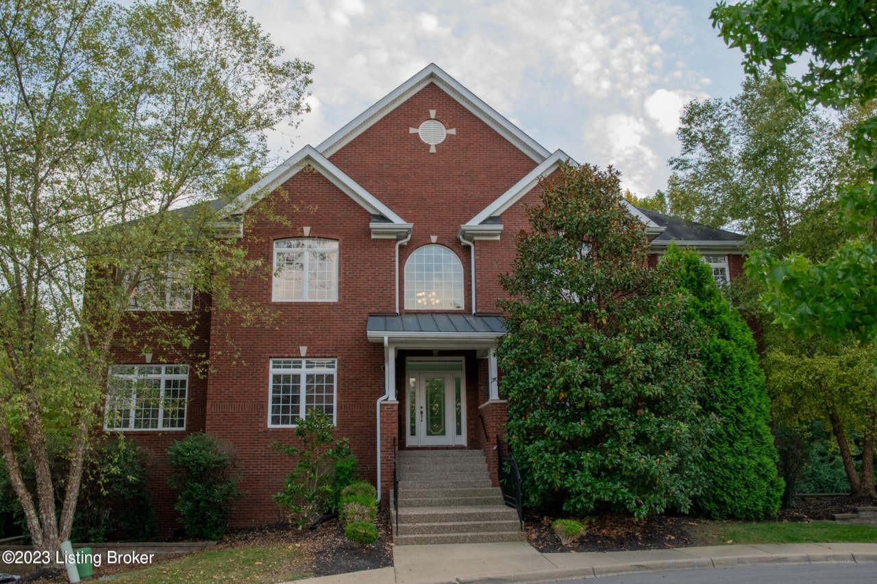 15316 Royal Troon Ave Louisville, KY 40245 MLS 1646025