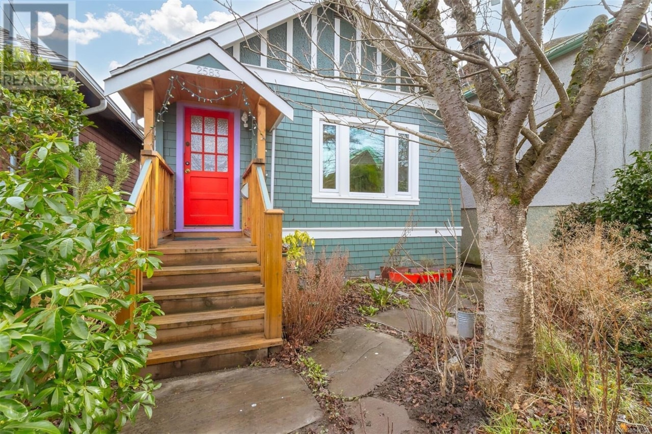 2583 Graham Street Victoria, BC V8T3Y6 MLS® 944558VC