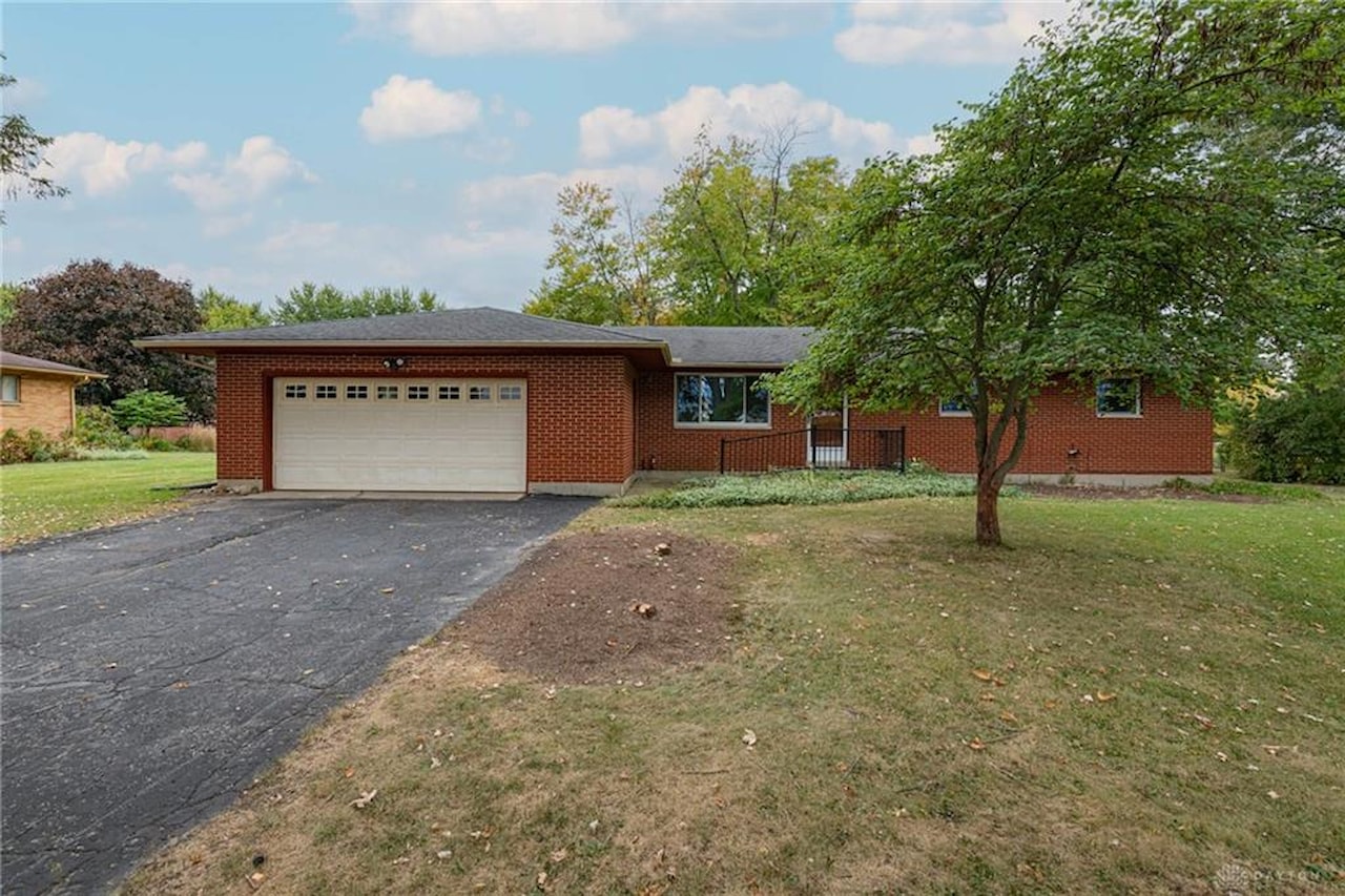 11159 Dog Leg Road Vandalia, OH 45377 MLS 895875