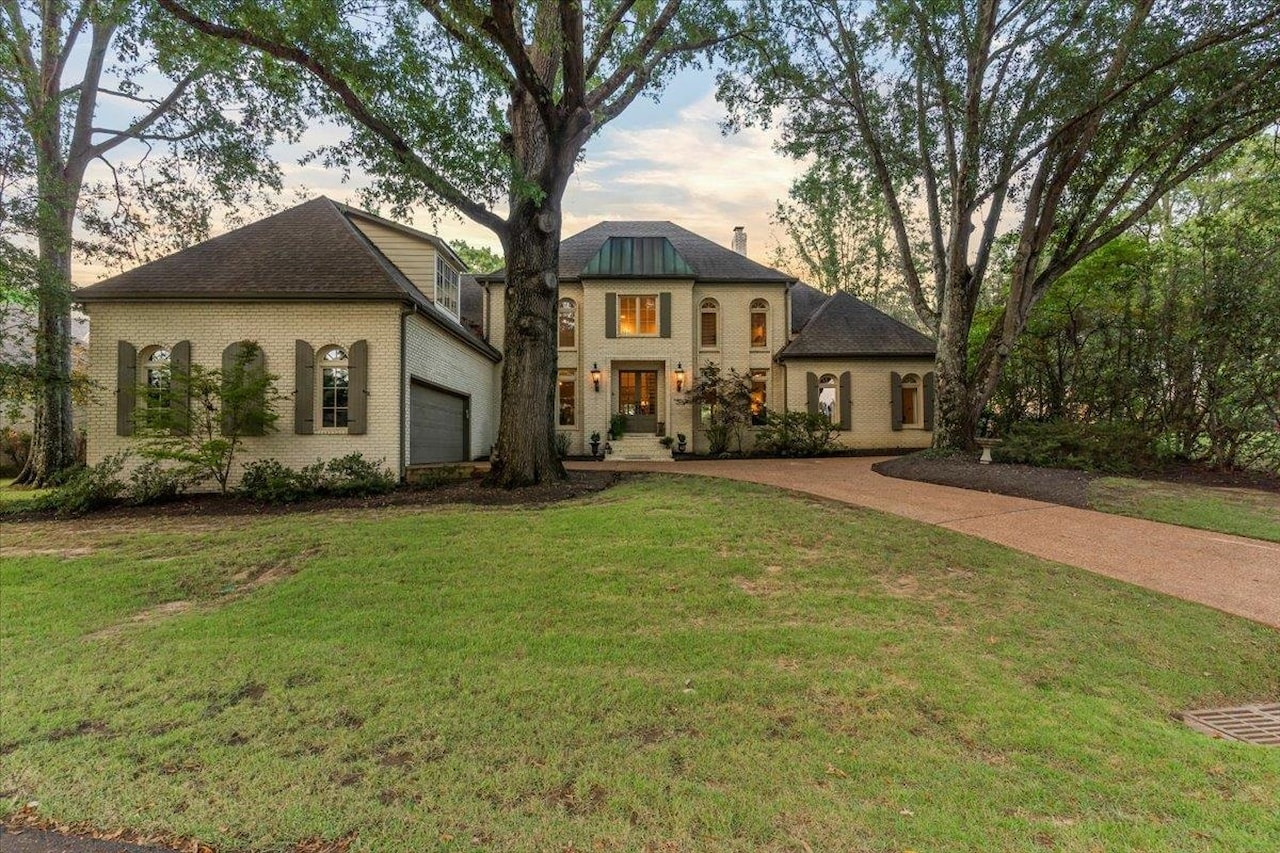 862DSearch BHHS Taliesyn homes for sale in Germantown, Collierville