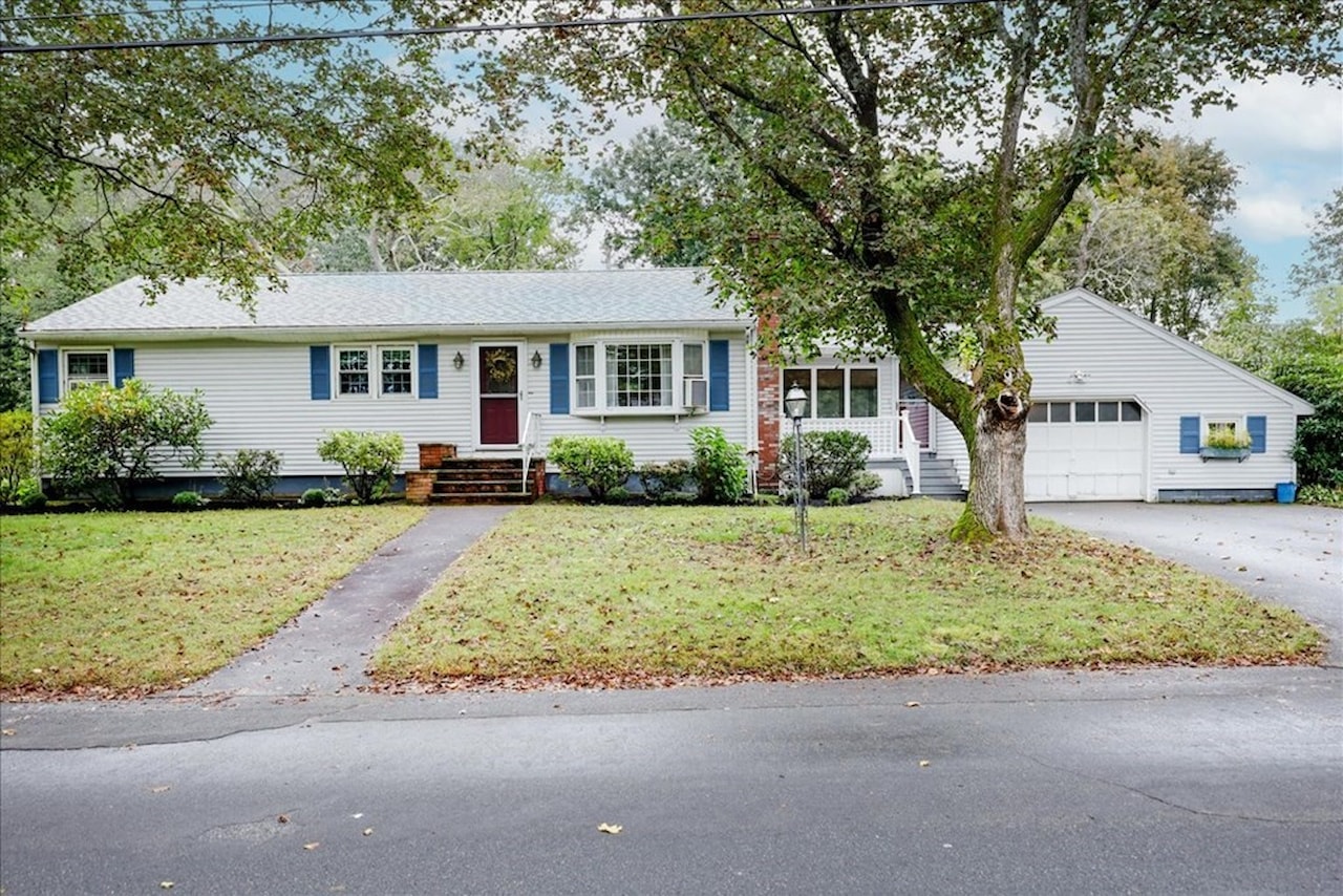 25 Stoney Brook Rd Methuen, MA 01844 MLS 73165834