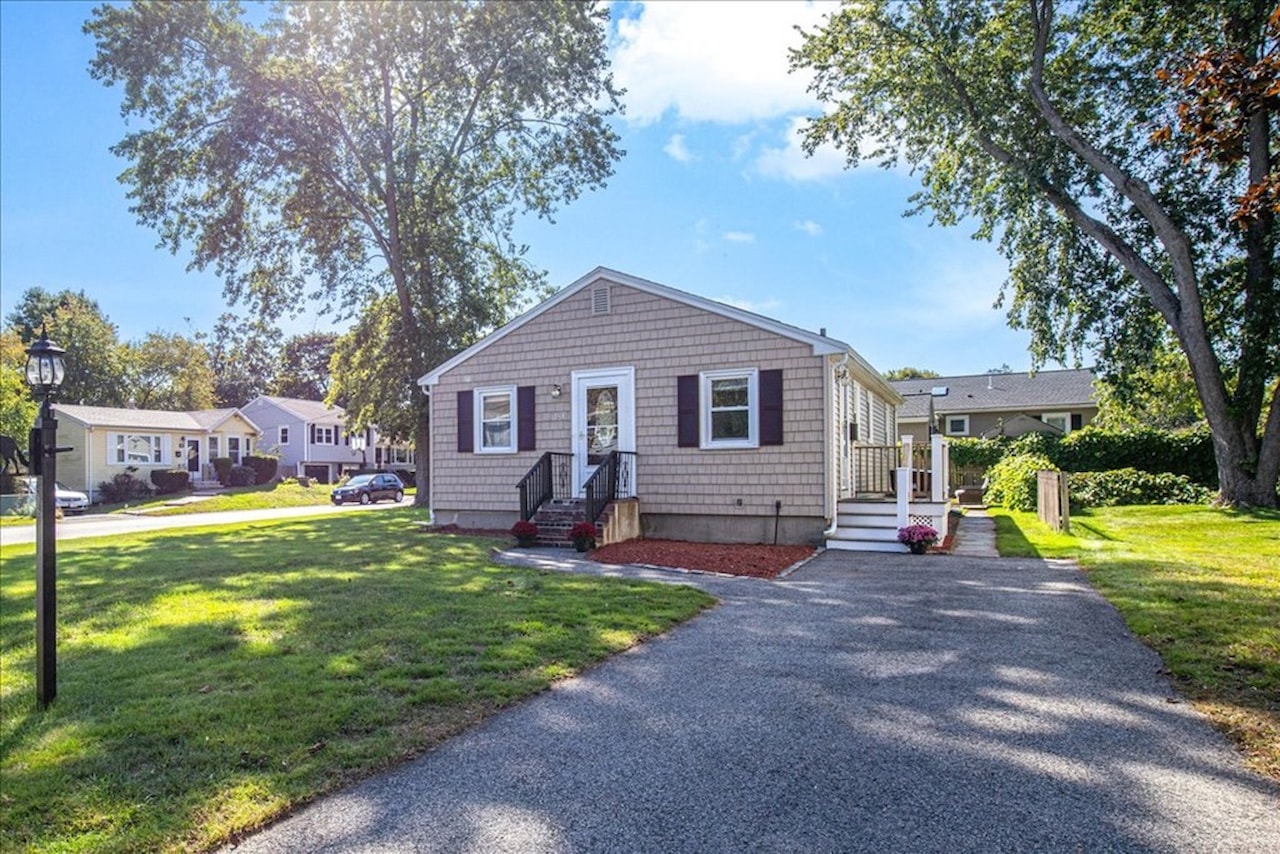 83 Hooper Rd Dedham, MA 02026 MLS 73166801
