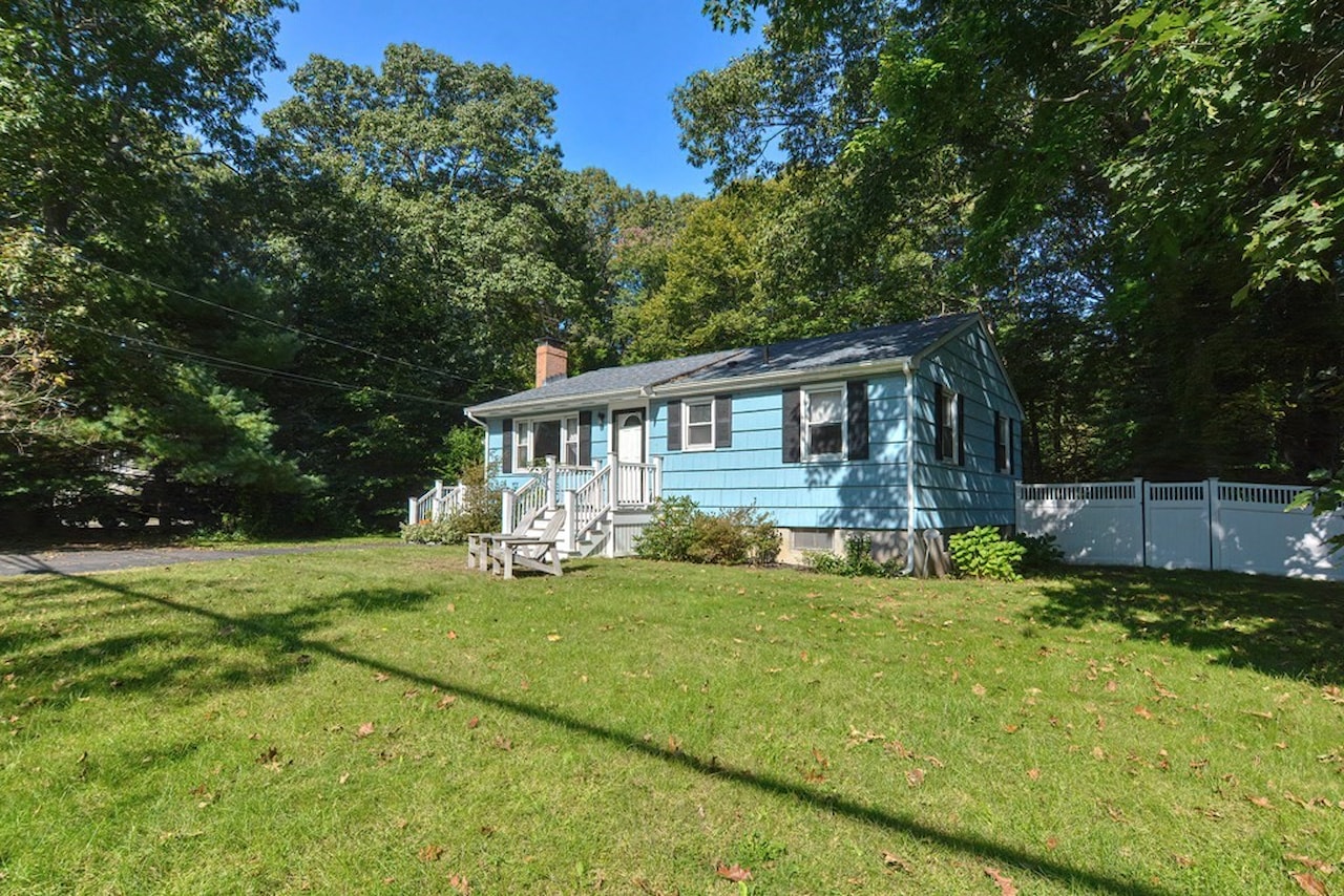 162 Green Street Foxboro, MA 02035 MLS 73168699