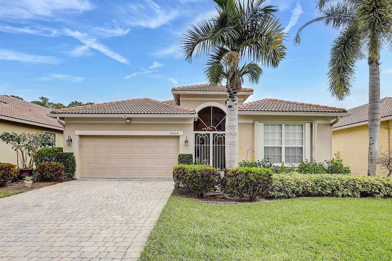 New property for sale at 6904 SE Twin Oaks Circle Stuart for sale in