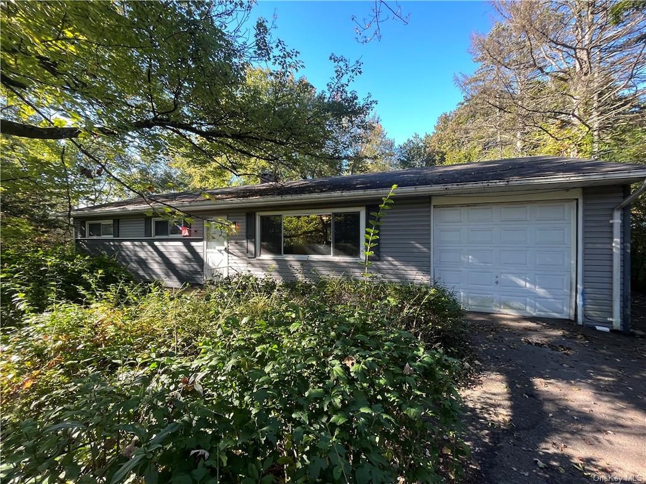 2011 Goshen Turnpike Middletown, NY 10941 MLS H6271497