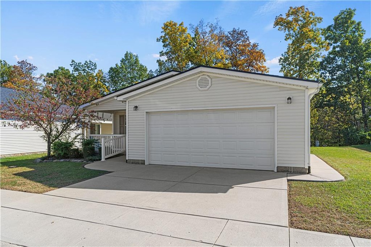 480 Park Hills Crossing Fairborn, OH 45324 MLS 896107