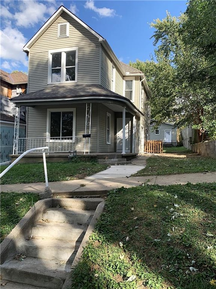 1619 S 19th St, St Joseph, MO 64507 home for sale