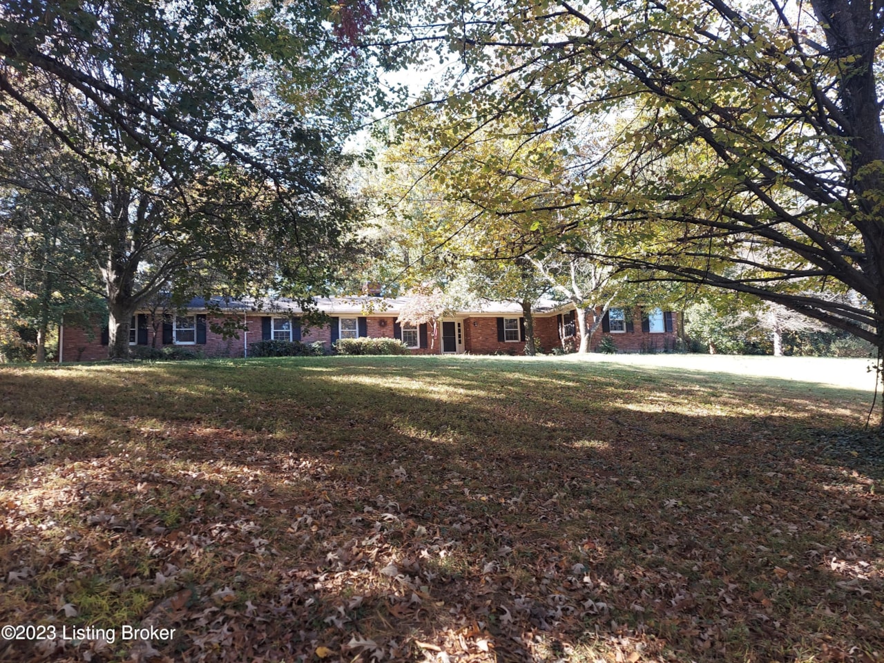 812 Tucker Station Rd Louisville KY 40243 MLS1648249