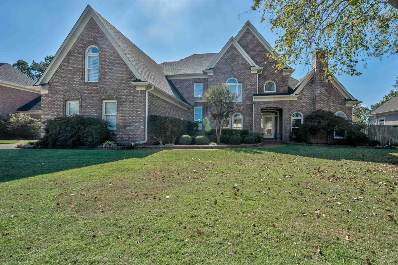 681 Red Bark Dr Collierville, TN 38017 MLS 10159378