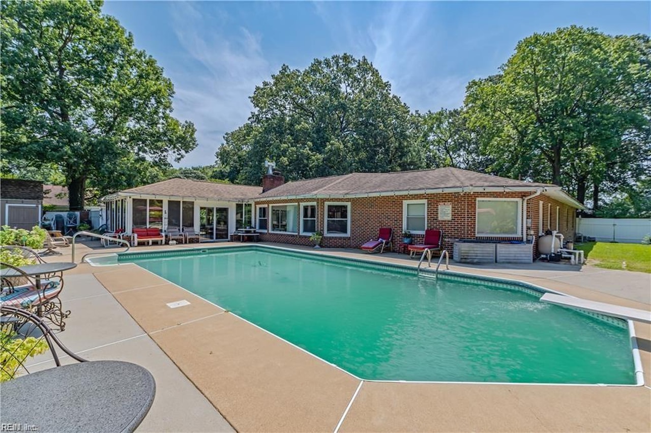 5802 Azalea Garden Rd Norfolk, VA 23518 MLS 10507409