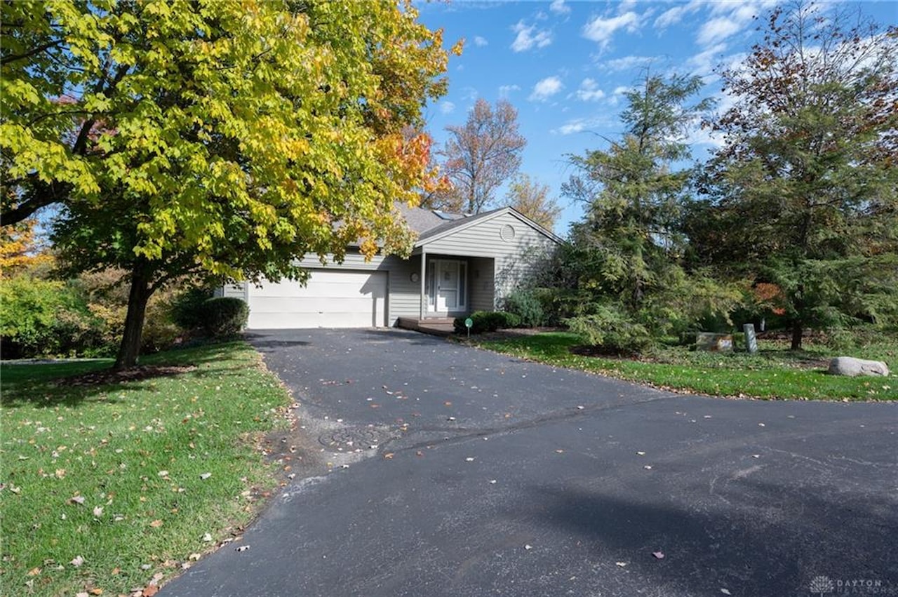 2234 Sweetbriar Lane Cincinnati, OH 45239 MLS 898257