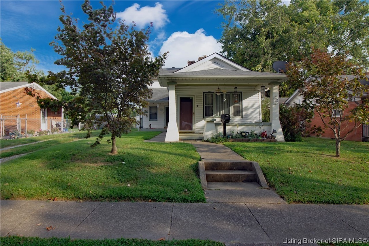 221 W Park Place Jeffersonville, IN 47130 MLS 2023010049