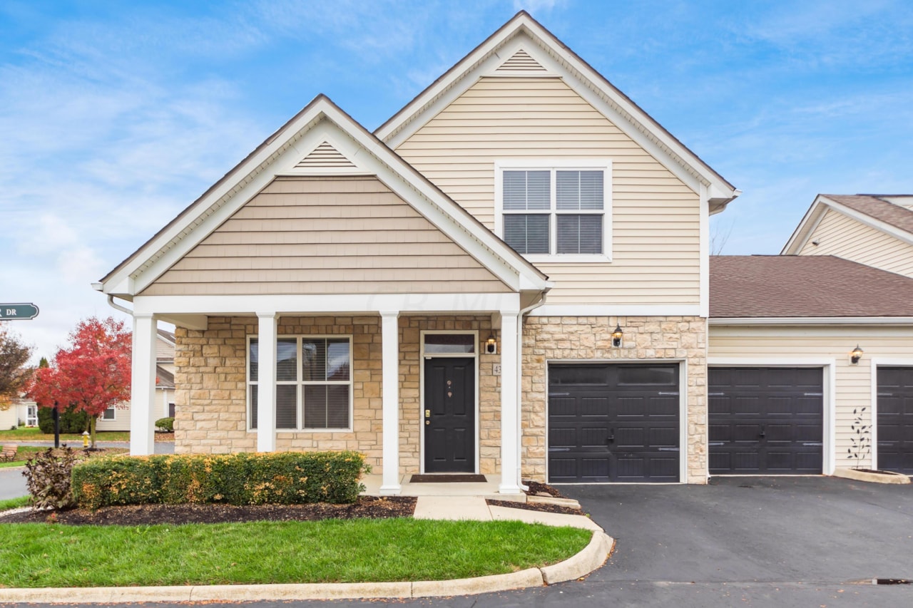 For Sale 322,000 A condo for sale for sale at 4355 Pillar Drive Grove