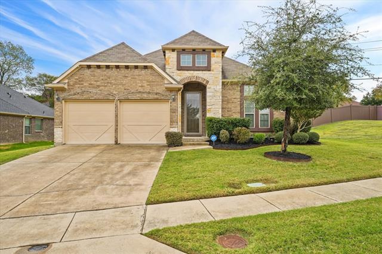 8432 Grandvista Lane Dallas, TX 75249 home for sale, MLS20462973